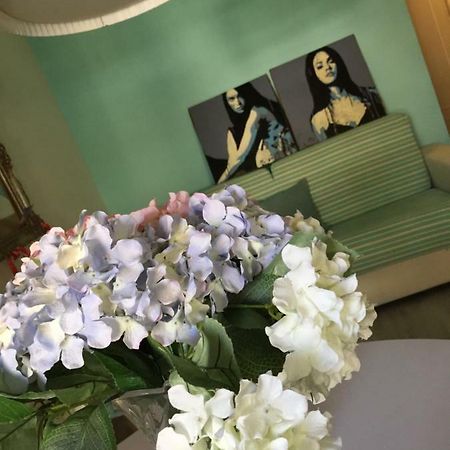 Resident St Agata Appartament Artist Apartment Marina di Massa Luaran gambar